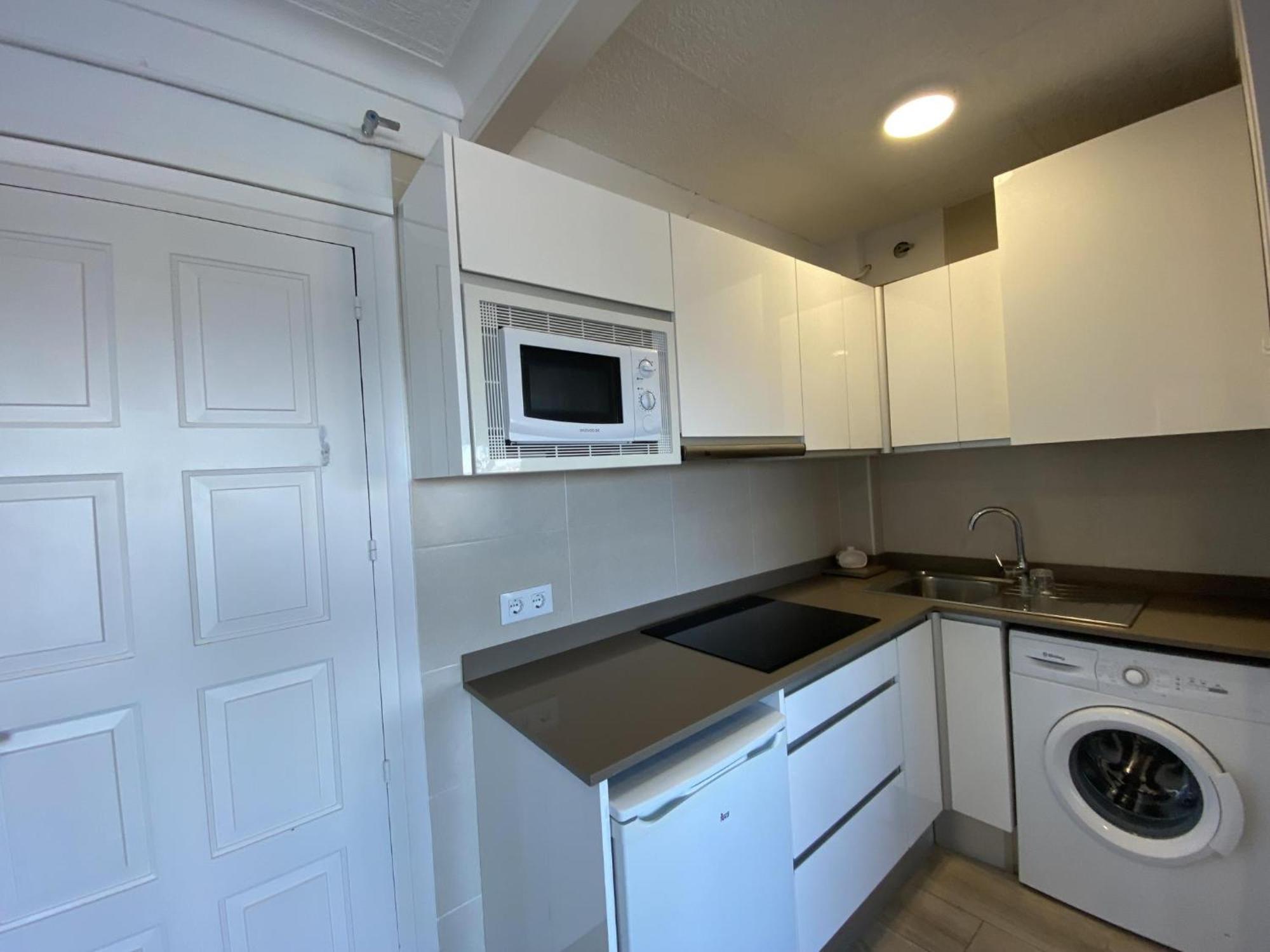 21107 Sea View Apartament
