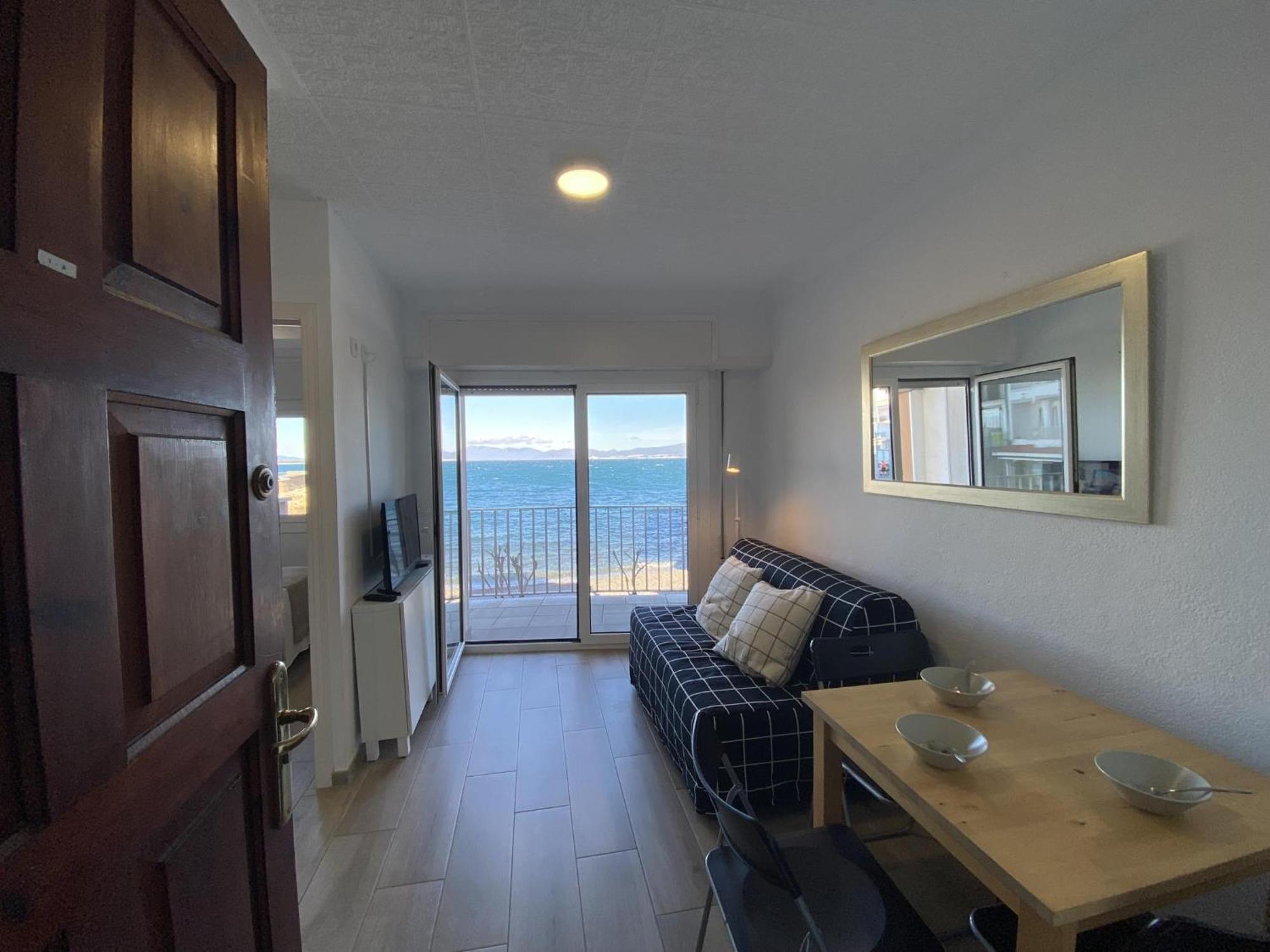 21107 Sea View Apartament