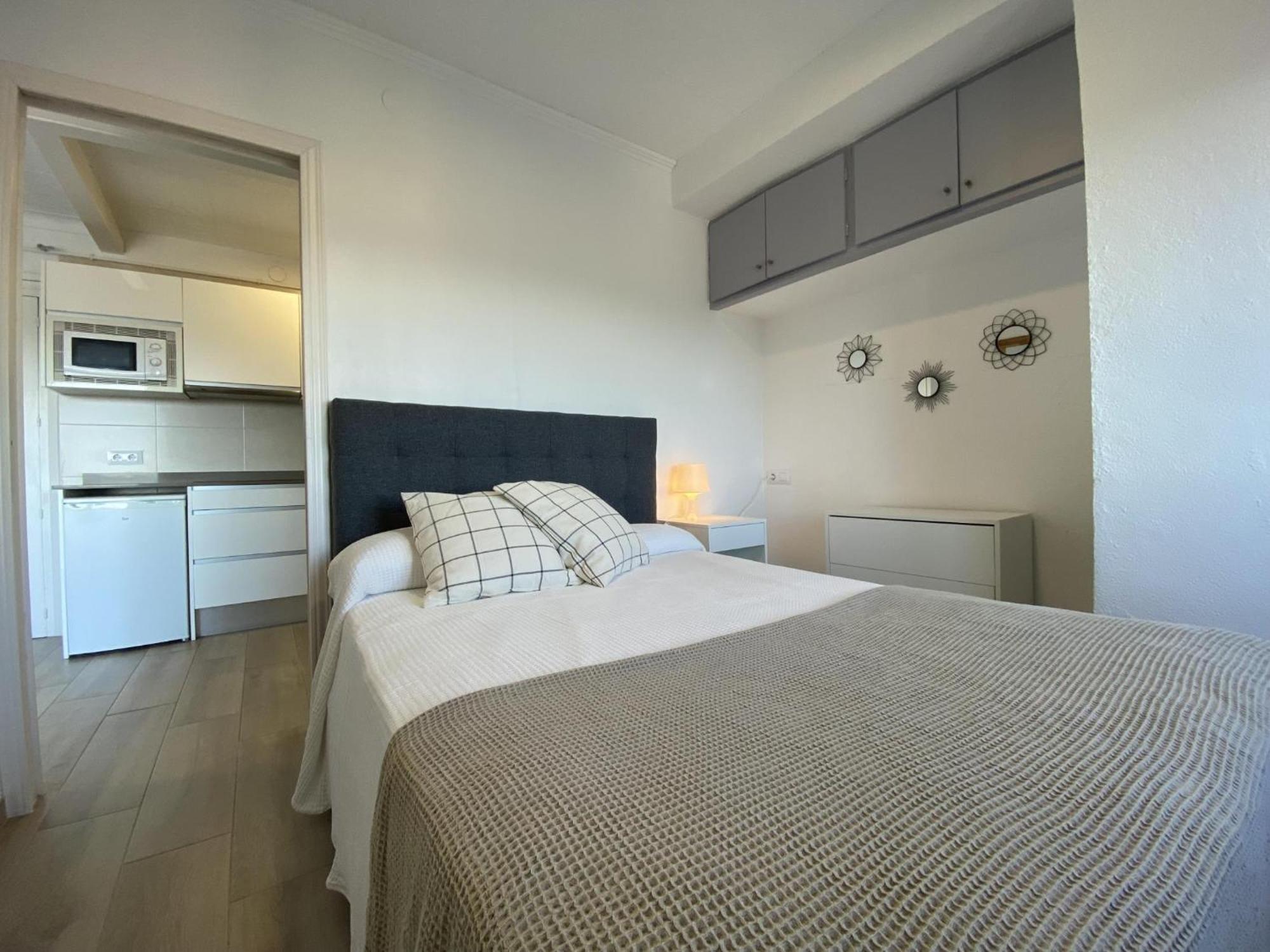 21107 Sea View *